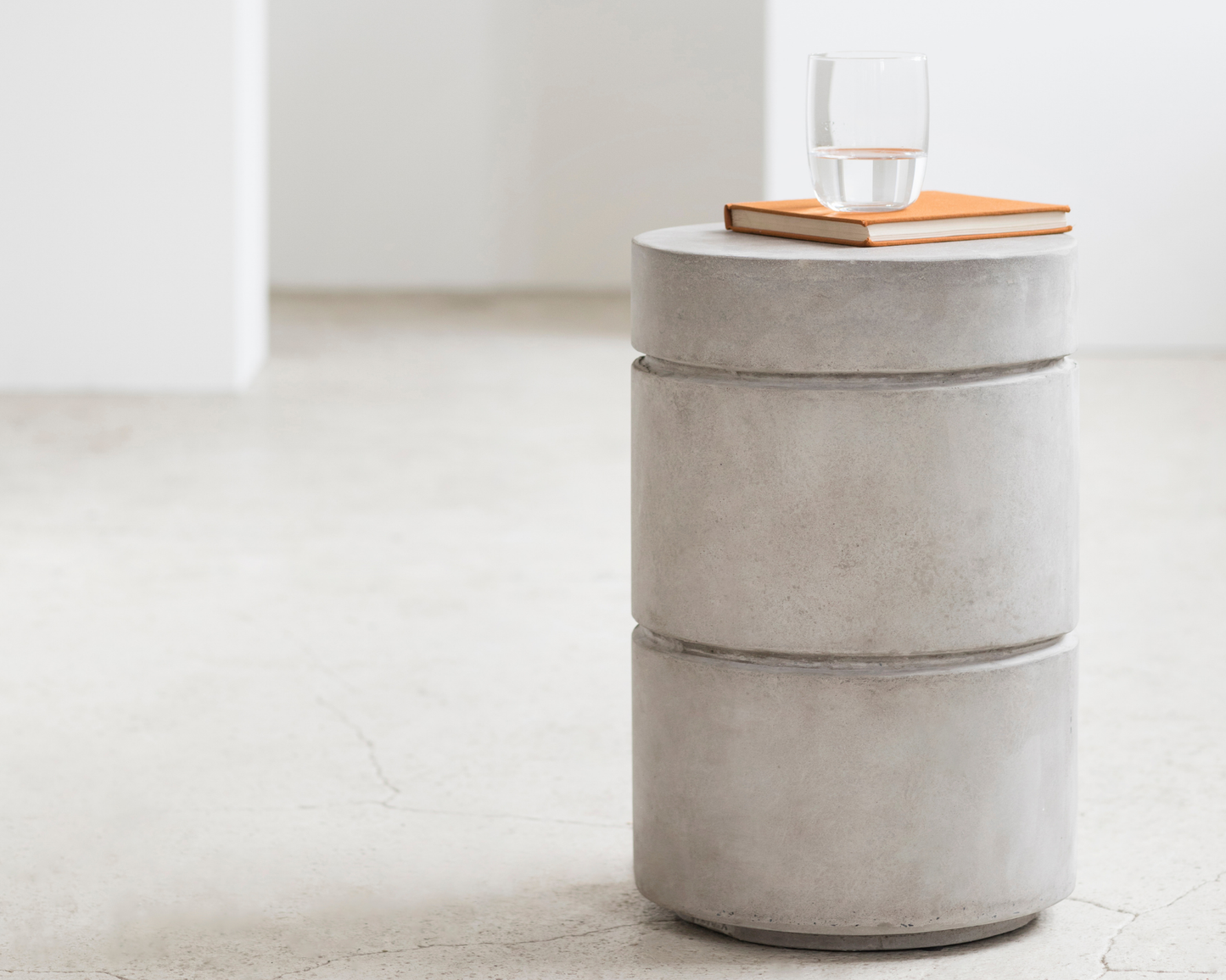 Tabouret rond en béton